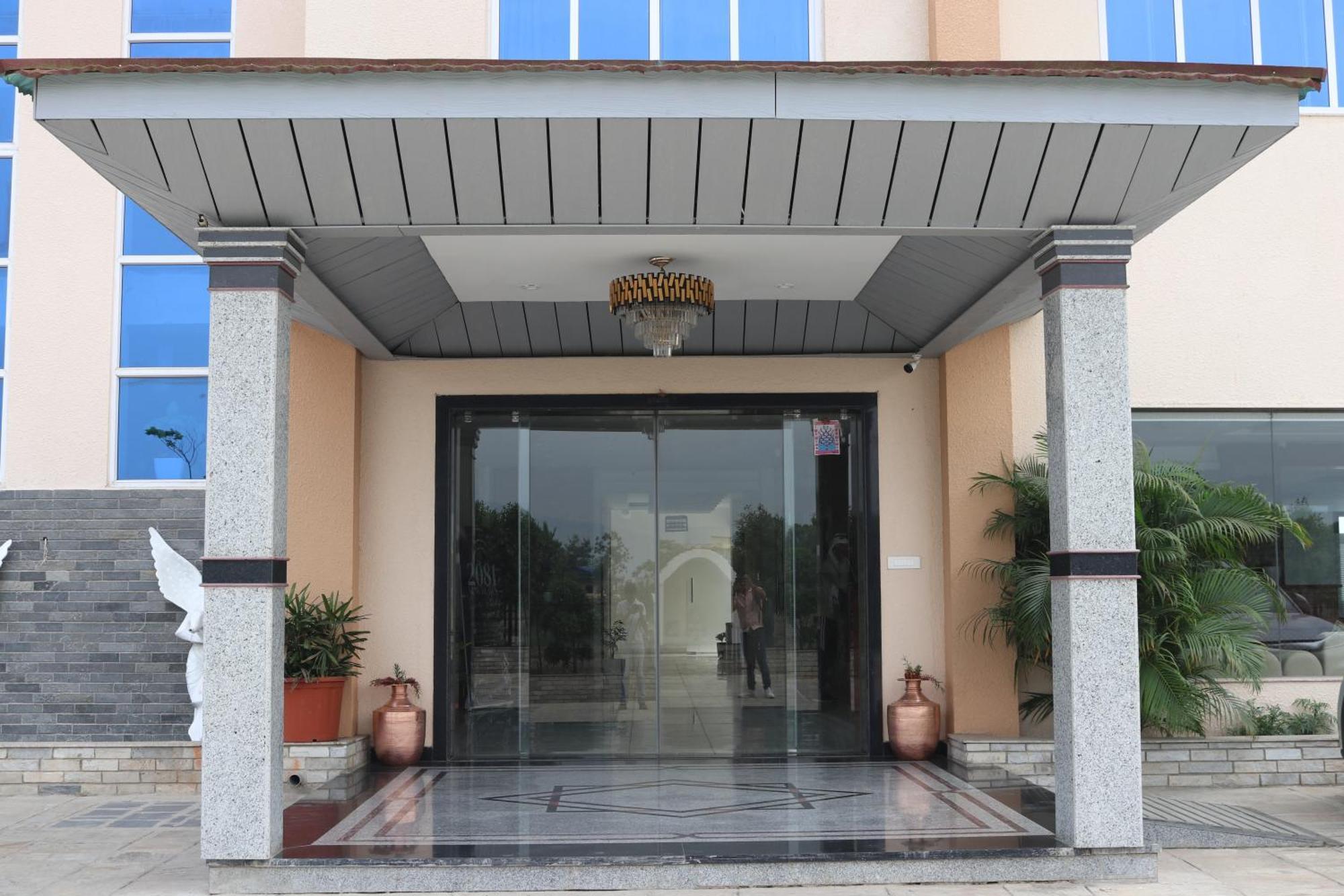 Galaxy Garden Resort Bharatpur (Chitwan) Exterior foto